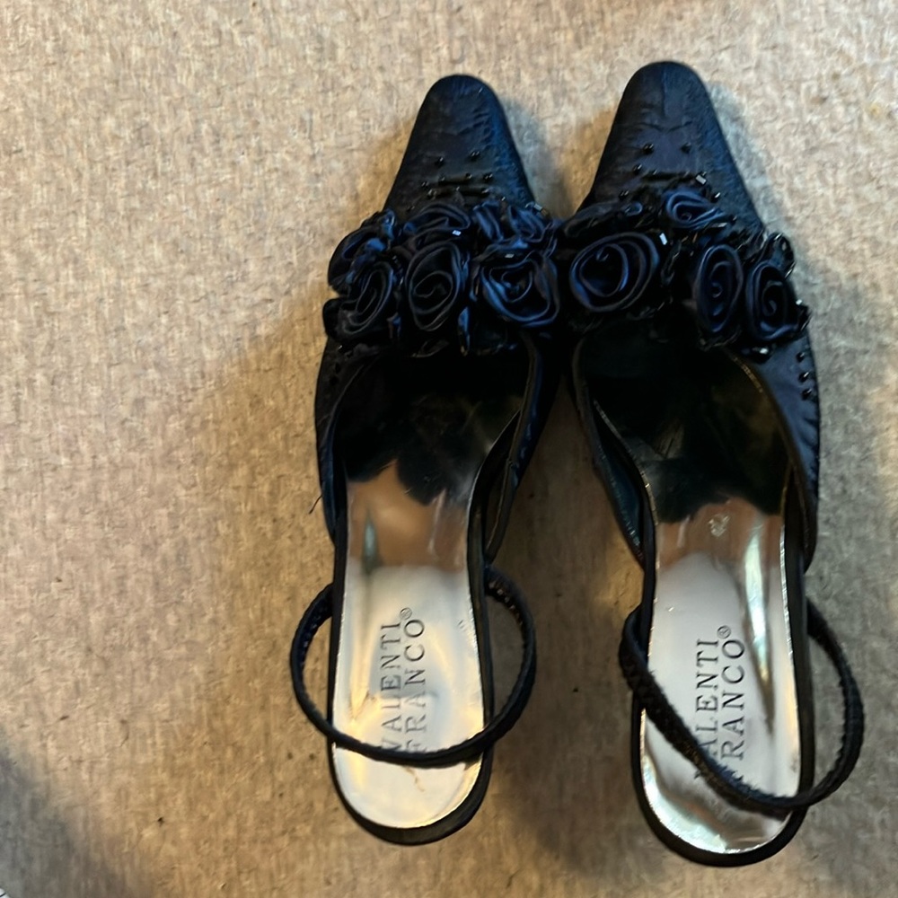 Navy pointed toe shoes. Flowers & beads design.